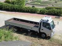 Hino Dutro 2024