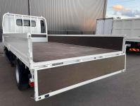 Hino Dutro 2023