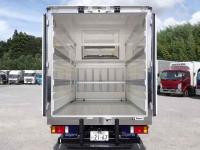 Isuzu ELF 2023