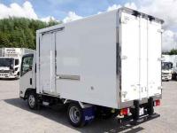 Isuzu ELF 2023