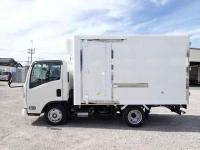 Isuzu ELF 2023