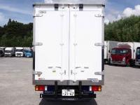 Isuzu ELF 2023