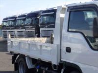 Isuzu ELF 2022