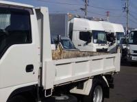 Isuzu ELF 2022