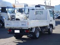Isuzu ELF 2023