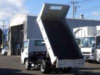 Isuzu ELF 2023