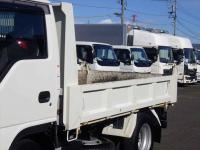 Isuzu ELF 2023