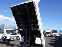 Isuzu ELF 2023