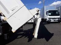 Isuzu ELF 2023