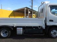 Hino Dutro 2023