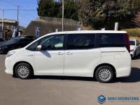 Toyota Noah 2014