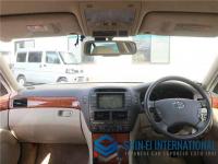 Toyota Celsior 2005