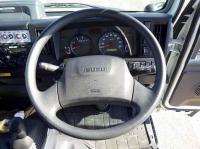 Isuzu ELF 2021