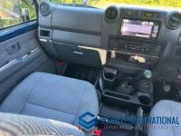 Toyota LAND CRUISER 70 2015