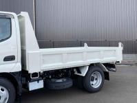 Hino Dutro 2024