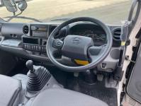 Hino Dutro 2024