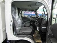 Isuzu ELF 2025