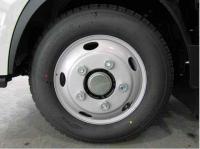 Isuzu ELF 2025