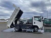 Isuzu Forward 2021