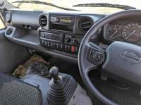 Hino Dutro 2023