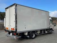 Hino Dutro 2023