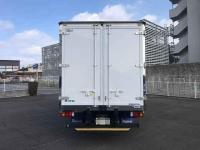 Isuzu ELF 2023