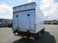Isuzu ELF 2023