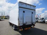 Isuzu ELF 2023
