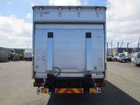 Isuzu ELF 2023