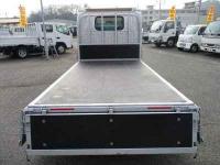 Isuzu ELF 2024