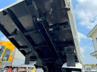 Isuzu ELF 2023