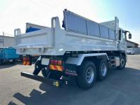 Mitsubishi SUPER GREAT 2024