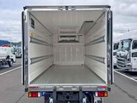 Isuzu ELF 2023