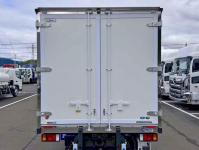 Isuzu ELF 2023