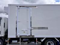 Isuzu ELF 2023