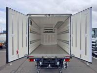 Isuzu ELF 2023