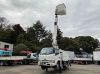 Hino Dutro 2023