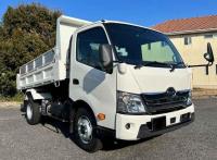 Hino Dutro 2024