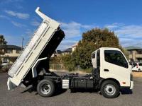 Hino Dutro 2024