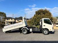 Hino Dutro 2024