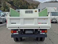 Hino Dutro 2023