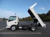 Hino Dutro 2022