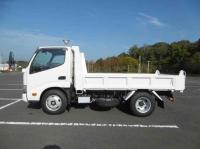 Hino Dutro 2022