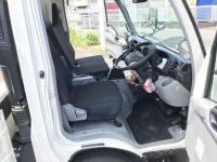 Hino Dutro 2023