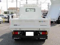 Isuzu ELF 2023