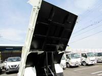 Isuzu ELF 2023