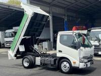 Hino Dutro 2023