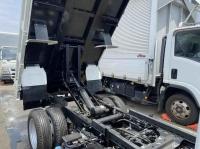Isuzu ELF 2024