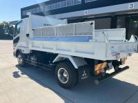 Mitsubishi FUSO FIGHTER 2023