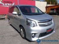 Toyota Noah 2011